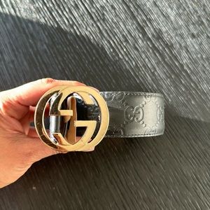 Like new Signature Gucci Belt sz 90 Authenticity Guarenteed
